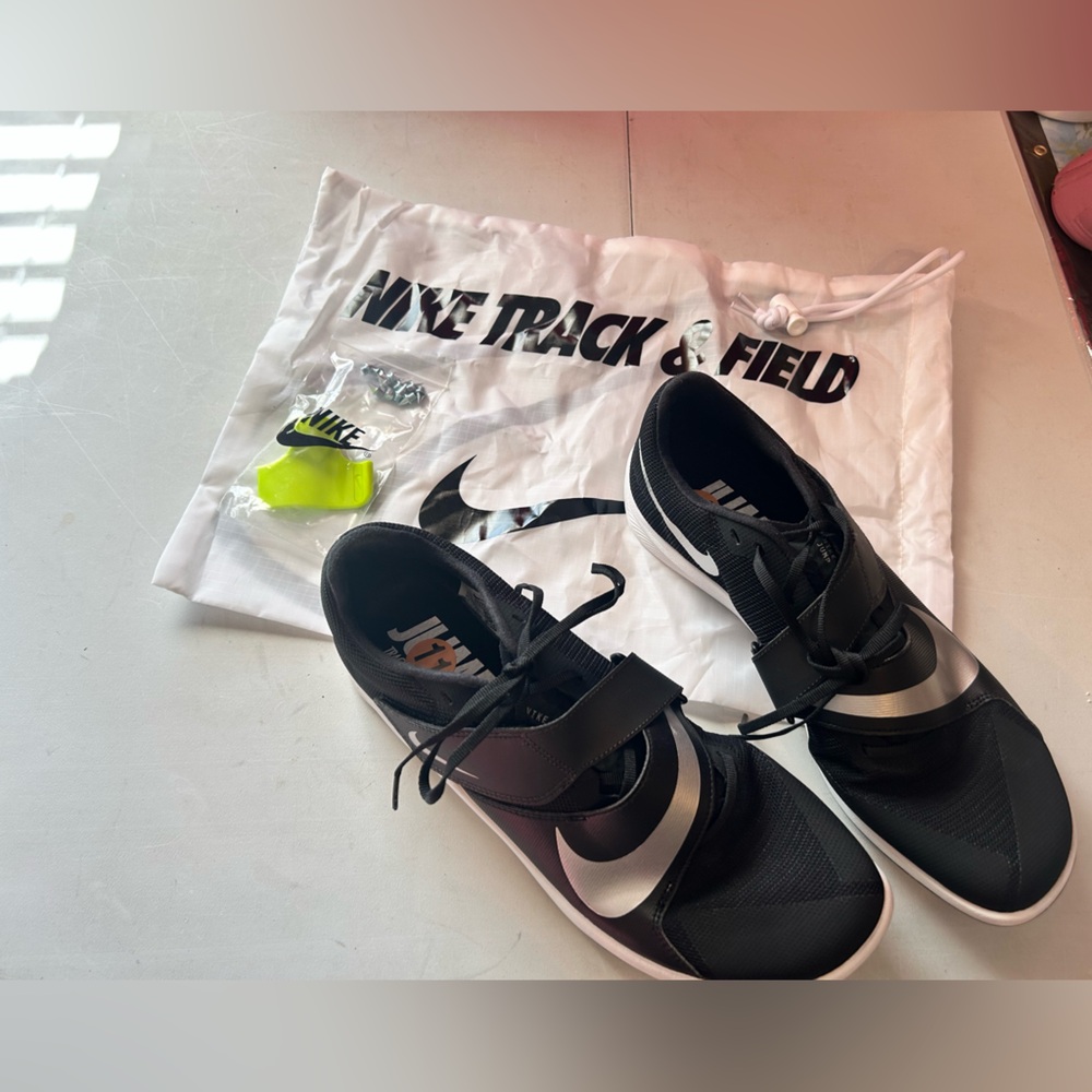 New Nike Jump Track & Field Black Athletic Shoes Men’s 10.5- Bag & Tool included